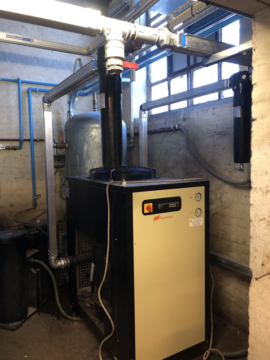 Perslucht compressor 90kW met stikstofgenerator (6)